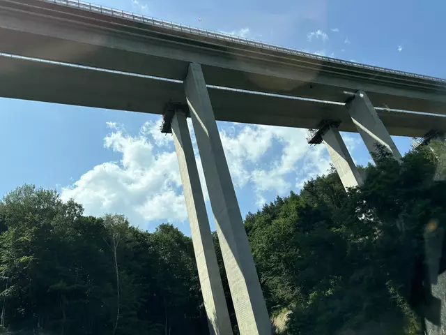 Für die Richtungsfahrbahn Oberpullendorf entstehen insgesamt vier neue Brücken mit Längen von bis zu 470 Metern und Pfeilerhöhen von bis zu 56 Metern. | Foto: Barbara Babonitsch-Diewald