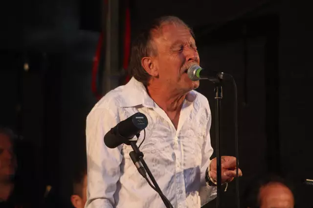 Anton "Su " Fuchs sang im zweiten Teil des Konzerts einige Hits von Joe Cocker. | Foto: MeinBezirk/Hofmüller