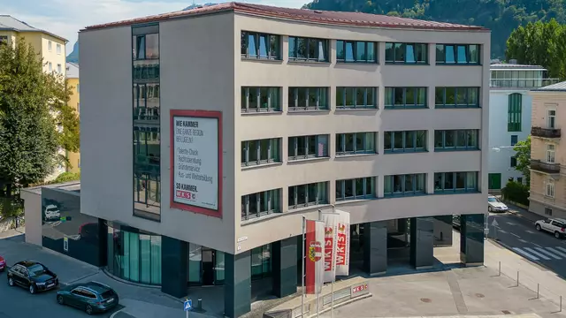 Das Gebäude der Wirtschaftskammer Salzburg am Julius-Raab-Platz. | Foto: WKS