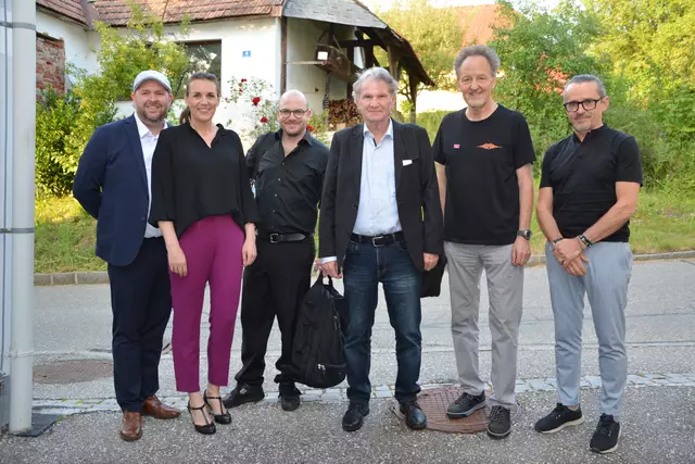Helmut und Maria Stippich, Nikolai Tunkowitsch, Fritz Orter, Siegi Hoffmann, Reinhard Uhl (von links) | Foto: MeinBezirk (33)
