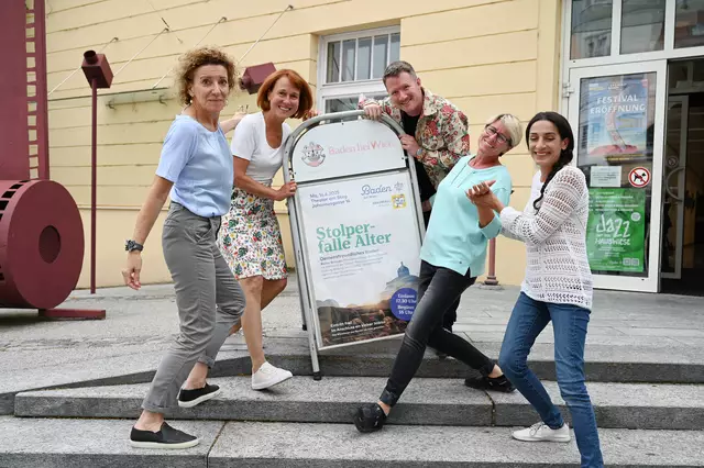 Birgit Astl, StR Angela Stöckl-Wolkerstorfer, Referent Rainer Simader, GR Judith Händler und GR Meryem Schmidt.