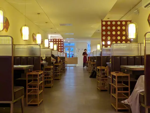 Wer die Geschmäcker der asiatischen Küche liebt und seiner Kreativität freien Lauf lassen möchte, wird bei „Hey! Hotpot“ in der Strozzigasse 36 fündig. | Foto: Matthias Pandrea