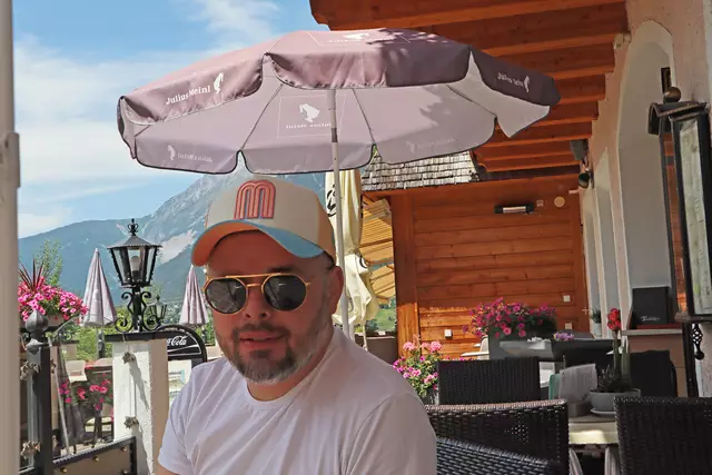 Gabriel Castaneda erobert von Grins aus die Bühnen des Landes. | Foto: Seelos