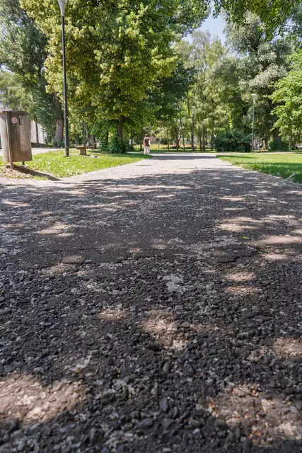 Viele Wege im Lehener Park befinden sich in einem schlechten Zustand | Foto: Stadt Salzburg/Alexander Killer