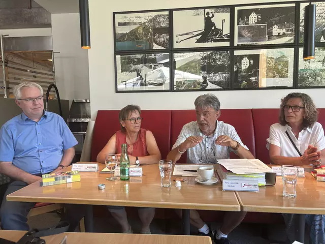 Armin Gadner, Margit Dablander, Fritz Gurgiser und Monika Scheidle fordern vom Land Tirol mehr Bürgerbeteiligung ein. 
