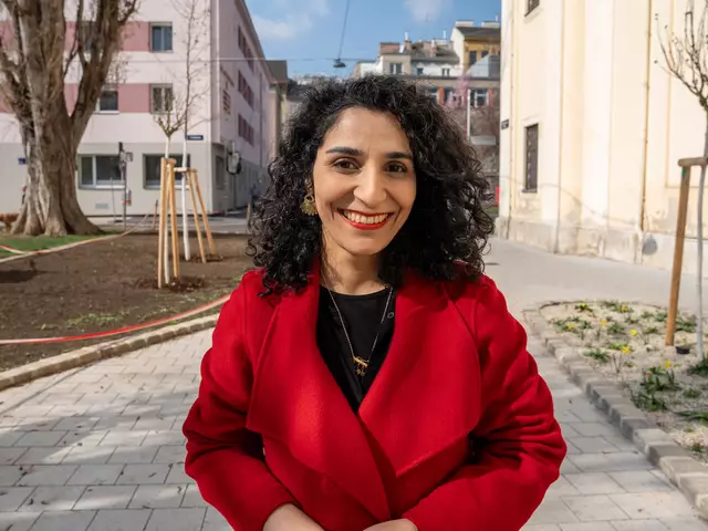 Auch Bezirkschefin Ahmad zeigt sich erfreut. | Foto: Valentina Marinelic/MeinBezirk