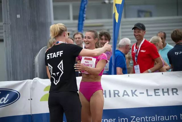 Karin Strametz mit Beate Schrott-Taylor | Foto: ÖLV / Alfred Nevsimal