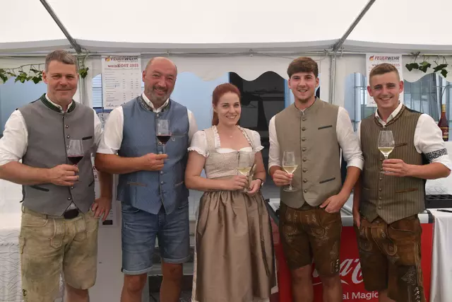 Die Weinkost lockte mit Topweinen der Badersdorfer Winzer. | Foto: Michael Strini
