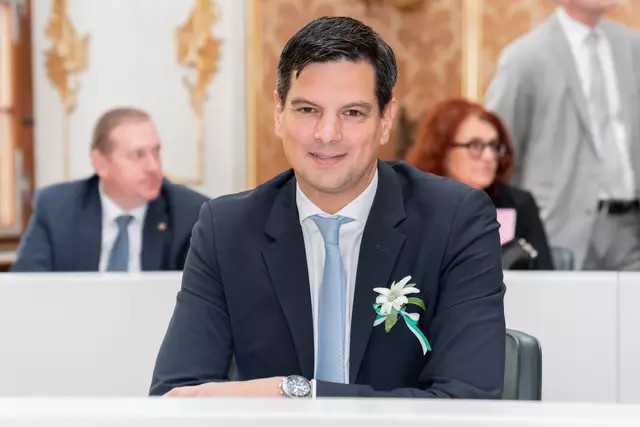 Soziallandesrat Hannes Amesbauer (FPÖ) möchte die Steiermark so für Asylsuchende unattraktiv machen.  | Foto:  Land Steiermark/Robert Binder