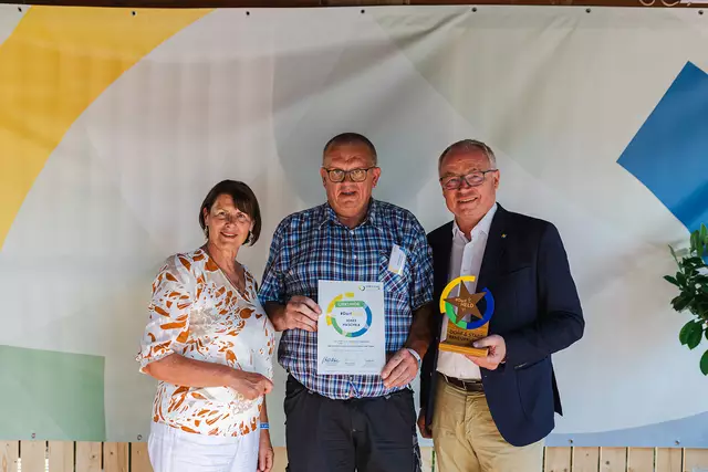 Josef Haschka ist seit vielen Jahren eine tragende Säule der Dorfgemeinschaft und bringt sich mit großer Verlässlichkeit und Tatkraft in zahlreiche Bereiche des Dorflebens ein.  | Foto: Benjamin Wald