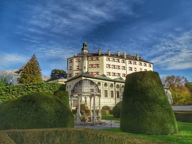 Am 17. Juni wurde auf Schloss Ambras die Ausstellung "The Art of Beauty" eröffnet.  | Foto: Franz Reiter 