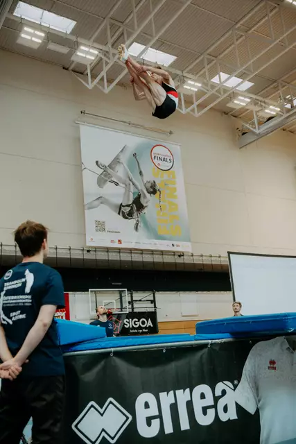Die Staatsmeisterschaft im Trampolinspringen findet heuer am 28. und 29. Juni in Hietzing statt. Im Bild ist der amtierende Staatsmeister Martin Spatt in Action zu sehen. | Foto: Jasmin Walter