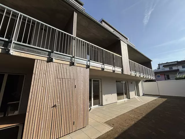 Das neue Wohnhaus bietet in sieben Einheiten Platz für zwölf Menschen, die in fünf Wohngemeinschaften individuell betreut und begleitet werden. | Foto: PeterJ