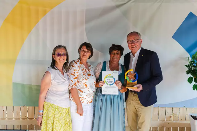 Heidemarie Fiedler bringt sich seit vielen Jahren mit großem Engagement und Herzblut als Obfrau des Dorferneuerungsvereins Großriedenthal ein und trägt so maßgeblich zur positiven Entwicklung der Gemeinde bei. | Foto: Benjamin Wald