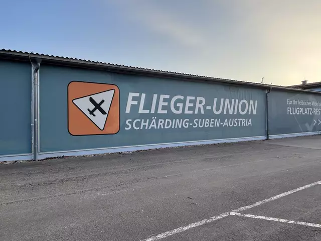 Die heuer gestartete Erweiterung des Subener Flugplatzes stößt Anrainern sauer auf – wegen Zunahme an Flügen und Lärmbelästigung. | Foto: Ebner/MeinBezirk