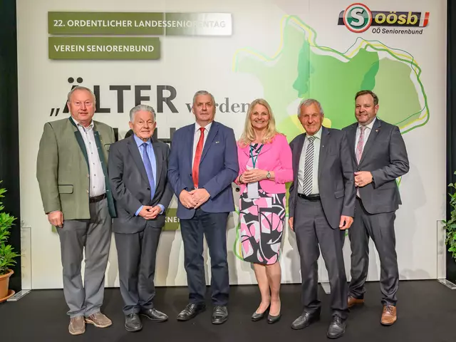 Hermann Stallinger, Landesobmann Josef Pühringer, Leopold Wipplinger, Landtagsabgeordnete Gertraud Scheiblberger, ehemaliger Landeshauptmann-Stellvertreter Franz Hiesl und Landesgeschäftsführer Franz Ebner (v. l.). | Foto: OÖ Seniorenbund