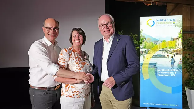 Beim Forum diskutierten Gemeindebund-Präsident Johannes Pressl, Obfrau Maria Forstner und LH-Stv. Stephan Pernkopf über Chancen für Gemeinden und Vereine zu den Themen Digitalisierung, Ehrenamt, Ortskernentwicklung und Nahversorgung. | Foto: Benjamin Wald