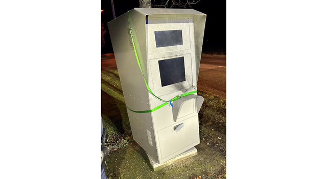 Nun bittet die Polizei trotz des Zeitabstands um Hinweise zur Identifizierung der mutmaßlich jugendlichen Verdächtigen. | Foto: PI Groß-Enzersdorf