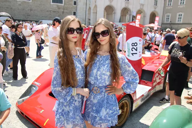 Besonders begeistert sind Saphira und Rubina vom Ferrari 512 M.