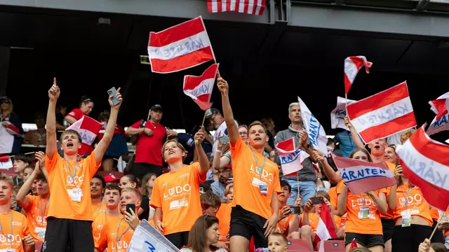 Teilnehmer und Teilnehmerinnen sowie Fans aus den Niederlanden. | Foto: LPD Kärnten/Jannach