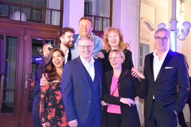 Das fröhliche Leading-Team bei der Premierenfeier: Patricia Brandao, Victor Petrov, Michael Lakner, Oliver Ostermann, Isabella Gregor, Anna Vita, Ulv Jakobsen. | Foto: Preineder