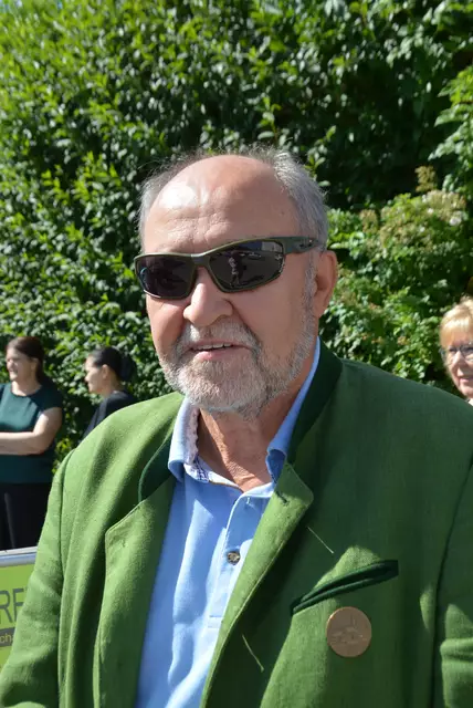 Johann Gruber mit der Festmedaille von 1925 | Foto: Peter Taurer