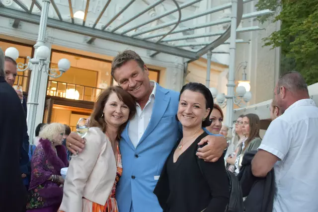 Martina Malzer, Michael Lakner und Sängerin Theresa Grabner. | Foto: Preineder