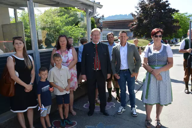 Die SPÖ-Vertretung 1. Vizebürgermeister Manuel Gößler (2.v.re) daneben Heelmut Strouhal, li Daniella Florian   | Foto: Peter Taurer