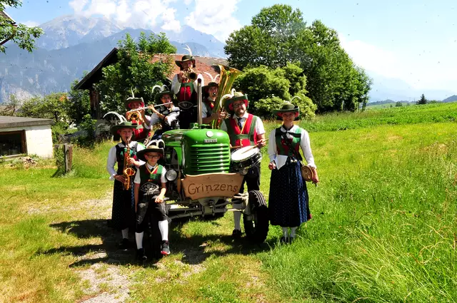 Einer der Programmpunkte ist das Traktortreffen – und der "Grinzens-Traktor" wird mit dabei sein! | Foto: Hassl