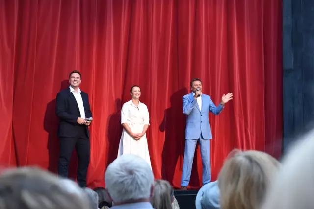 Kulturstadtrat Michael Capek, Bundesrätin Bernadette Geieregger und Künstlerischer Direktor Michael Lakner. | Foto: Preineder