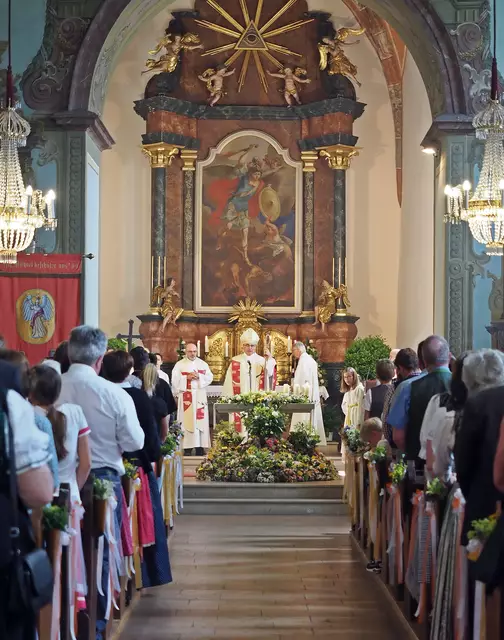 Diözesanbischof Wilhelm Krautwaschl und Pfarrer Martin Schönberger zelebrierten den Festgottesdienst.