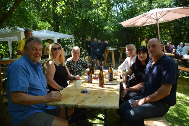 Das Bienenfest in Kleinwarasdorf lockt mit familiärer Atmosphäre und wertvollen Einblicken in die Imkerei. | Foto: Rosenberger