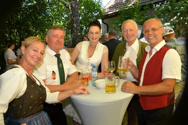 Bürgermeisterin Nicole Sunitsch in geselliger Runde | Foto: Peter Taurer