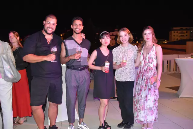 Corps de Ballet bei der Premierenfeier. | Foto: Preineder