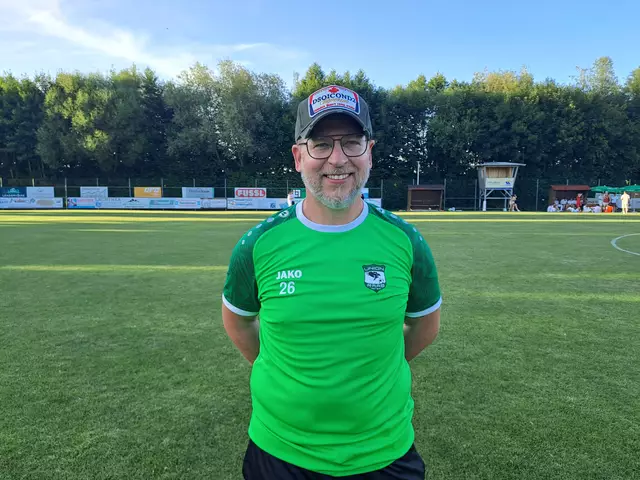 "Unser Matchplan ist aufgegangen", sagte Union Raabs Trainer Stefan Schmidt, der ein Gegentor vermeiden wollte. Schmidt bleibt auch in der neuen Saison Trainer in Raab. | Foto: Friedl