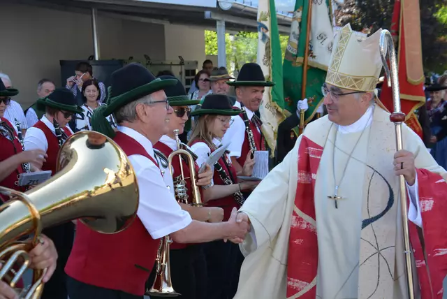 Dieses bedeutende Jubiläum wurde mit einer von Bischof Wilhelm Krautwaschl zelebrierten Messe und einem wunderbaren Fest im idyllischen Pfarrgarten gefeiert. | Foto: Peter Taurer