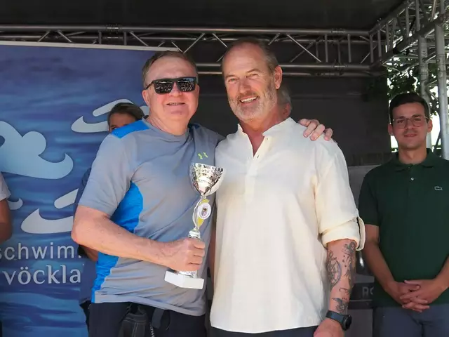 Die Attnang-Puchheimer Stadtmeister 2025
v. l. n. r.: Stadtmeister Helmut Langthaler, Obmann-Stv. Sportausschuss Franz Pohn