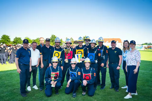 Siegergruppe FF Hennersdorf Silber-Bewerb. | Foto: Freiwillige Feuerwehr Hennersdorf (M. Stur)