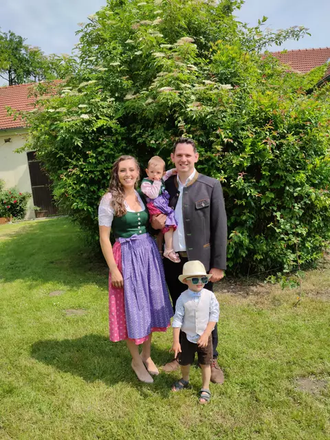 Auch Jürgen Rummel (im Bild mit seiner Familie) freut sich für Helmut Leonhartsberger über die Auszeichnung | Foto: Rummel