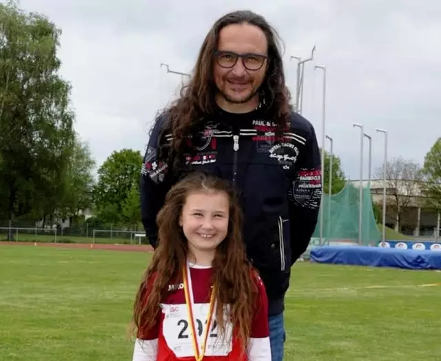 Papa Josef und Tochter Johanna mit langer Mähne | Foto: Nicole Astl