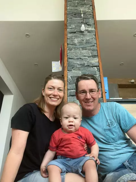 Georg und Maria Wollendorfer mit Sohn Anton. | Foto: gawe
