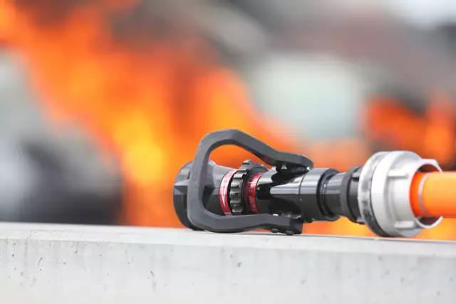 Im Obergeschoß eines Mehrparteienhauses brach in der Nacht von Sonntag auf Montag ein Feuer aus.  | Foto: Österreichischer Bundesfeuerwehrverband