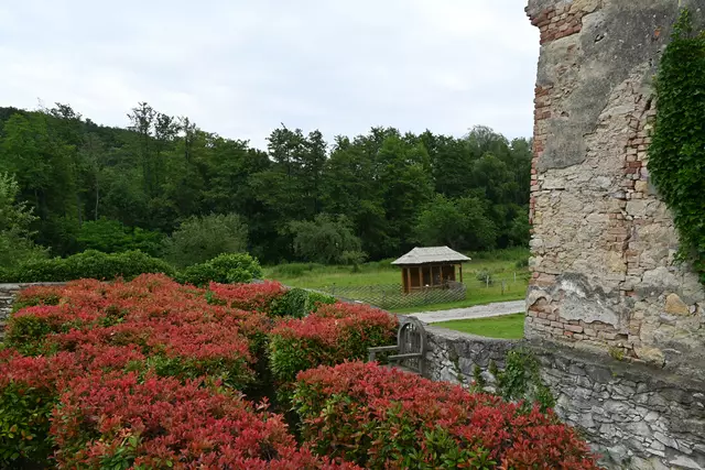 Das Labyrinth an der Außenmauer