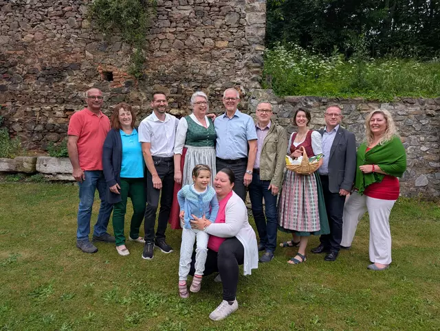 Die Unterstützer der Benefizwanderung für die keine Annika | Foto: Grahofer