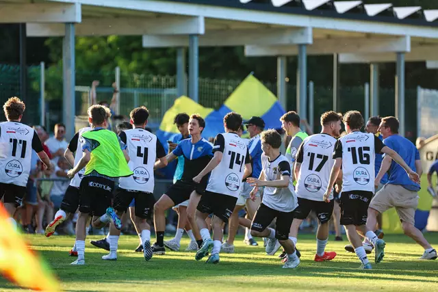 Klassenerhalt! Lichtenbergs Kicker eskalierten positiv nach dem gewonnen Elfern in Puchenau. | Foto: Reischl