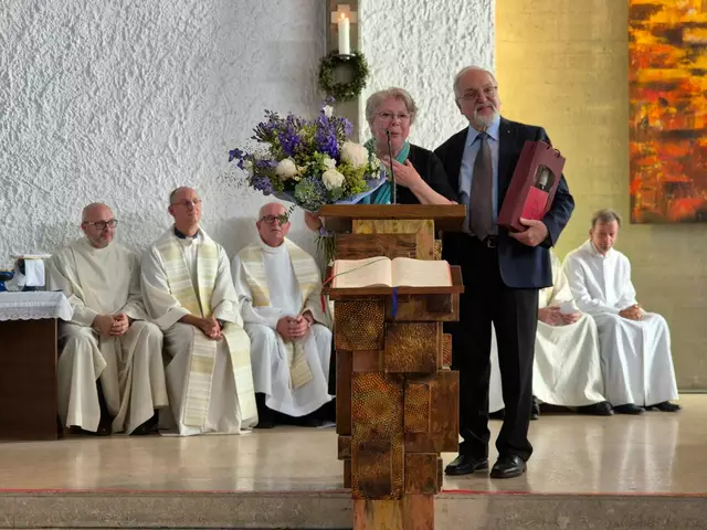 Elisabeth und Klaus Pollheimer danken für die Ehrung.