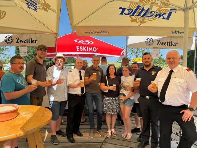 Günter Müllner, Markus Rabl, Hermann Bachtrog, Wolfgang Weitzenböck, Bgm. Josef Schaden, Marina-Leonie-Markus Koppensteiner, Michael Fichtinger, Franz Danzinger. | Foto: Marktgemeinde Schweiggers