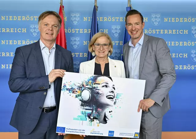 Michael Duscher, Geschäftsführer Niederösterreich Werbung, Landeshauptfrau Johanna Mikl-Leitner (ÖVP) und Lukas Reutterer, Geschäftsführer Haus der Digitalisierung. | Foto: Filzwieser