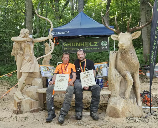 Beim 13. Internationalen Motorsägen-Schnitzevent im deutschen Eibau erreichte Markus Weigmann vom Landesklinikum Horn den hervorragenden dritten Platz.  | Foto: LK Horn