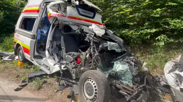 Heute kam es kurz nach Mittag aus bisher ungeklärter Ursache zu einem schweren Verkehrsunfall im Kurvenbereich bei Irenental (Bezirk St. Pölten). | Foto: DOKU-NÖ